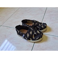 toms t5 kids 1/2years
