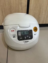 ZOJIRUSHI 象印 象印*6人份*黑金剛微電腦電子鍋(NS-WAF10)