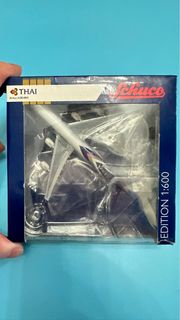 出售高品質SCHUCO  1:600 、 THAI  Airbus  A380-800  金屬模型飛機擺設。做工精細完美配合。全新物品。合適pm/順豐