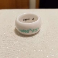 Agnes b白色陶瓷戒指