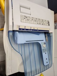 藍色裁紙機