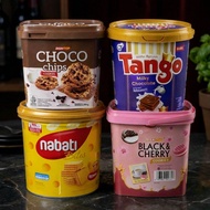 Paket biskuit kaleng jajanan roti kaleng
