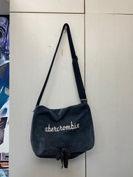 Abercrombie Messenger bag側背包