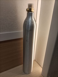 梳打水樽360g 食品級二氧化碳 充氣加氣樽 梳打水 氣泡水 CO2氣瓶 加氣碳酸飲料 全新$130, 
旺角站交收,SF 到付 
soda water seltzer machine carbon 