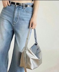 Bucks & Leather 韓國手工包銀色(可當掖下同斜咩用)
