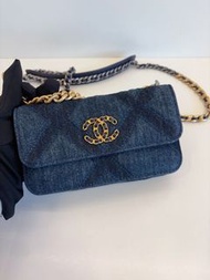 Chanel mini 19 Woc