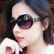 DOYM Large Frame New Sunglasses for Women Classic Square Gradient Vintage Sunscreen Shades for Women