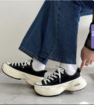 Converse 黑色厚底帆布鞋