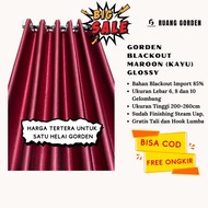 MERAH MAROON WOODY GLOSY - Gorden berbahan Blackout 85% dengan Serat Kayu Garis-garis Glossy untuk J