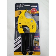 PVC Pipe Cutter zen Size 42 Mm. Easy To Use Less Force The Cut Is Smooth And Beautiful.