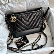 Chanel V紋黑色流浪包