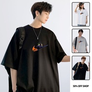 史派克·史比格 X NIKE勾勾 星際牛仔 純棉落肩短TEE 男女短袖T 台灣製原創動漫