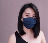 innit : หน้ากากผ้าพลีท พร้อมสายคล้องคอ innit pleat fabric mask