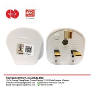 MK 646 WHI 13A 3Pin Plug Top