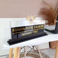 Papan Nama Meja Kerja Akrilik Papan Nama Meja Kantor Kayu