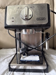 DeLonghi 半自動咖啡機