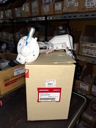 ปั้มน้ำมันเชื้อเพลิง (ปั้มติ๊ก)  HONDA  PCX150 รหัสสินค้า 16700-K35-V01 [แท้ศูนย์]