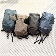 Arcteryx 15L 簡潔實用 舒適好背雙肩背包