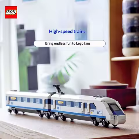 Lego-40518 Creator High-Speed Train 2, connected carriage, which is a driver's compartment and has a