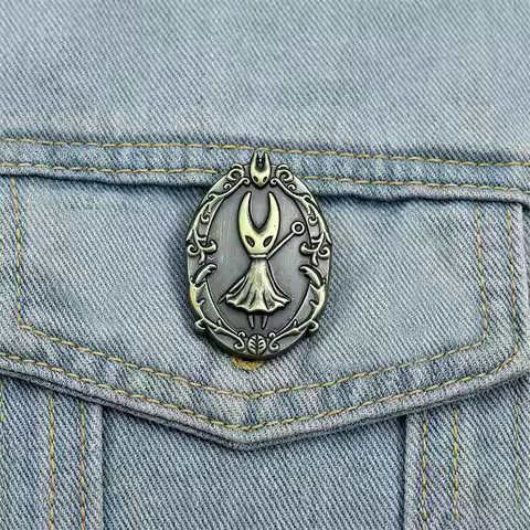 Game Hollow Knight Brooch Cartoon Hornet Backpack Lapel Metal Badge Cosplay Clothing Jewelry Accesso
