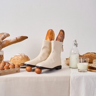 Emily 🍪 Buckle me รองเท้าบู้ทส้นเตี้ยสูง 1 นิ้ว เกาหลีมินิมอลสุดๆ🤎