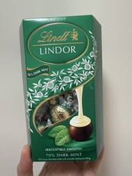 Lindor 70% Dark Mint Truffles 200g
