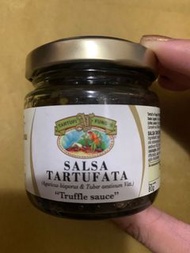 特級黑松露醬 80g 有效期為2024年8月31號 意大利純手工製造 🌟方便使用 能配搭多種食物，不論中西日韓，都可靈活配搭，例如配麵包餅乾直接食用，炒蛋，煮意粉或燴飯等多種食法，即使入廚新手，皆能輕