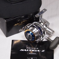 Daiwa Saltiga Z4000 Spinning Fishing Reel Digigear Saltwater w/Box Bag Used