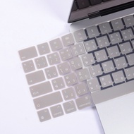 แป้นพิมพ์ตัวอักษรไทยสำหรับ  2023 MacBook 2022 Air 13.6 M2 A2681 Pro 14 16 13 15 นิ้ว A2779 A2780 M1 Air 13 2020 A2337 A2338 ผิวนุ่มซิลิโคนล้างทำความสะอาดได้ป้องกันฝุ่นแป้นพิ