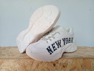 BOSTOn รองเท้าผ้าใบ รองเท้าบอสตั้น รองเท้าทรงเกาหลี รองเท้าเสริมส้น