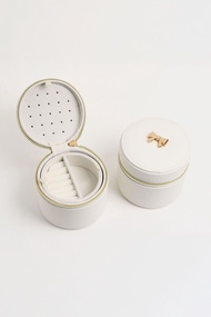 Chow Sang Sang 周生生 White Jewellery Box [DO NOT BUY]