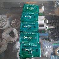 1 1/2 x 8 wood screw 1 box