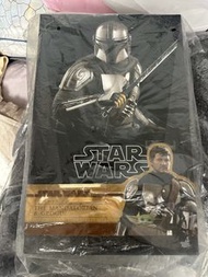 Hot Toys TMS051 The Mandalorian & Grogu