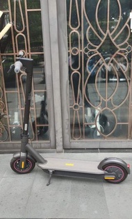 Segway max電動滑板車65公里續航