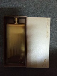 Johnnie Walker 金色酒壺