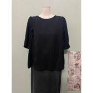 Large black Japanese women's shirt, size L to XL a84