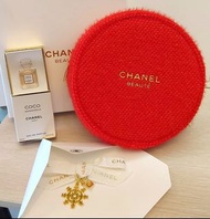 Chanel最新2025限量紅色圓型化妝袋+香水、Charm set