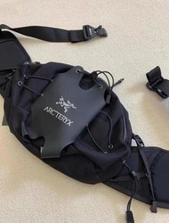 Arcteryx始祖鳥 Q5 Waistpack 無容量 尼龍黑色 男女同款情侶戶外腰包