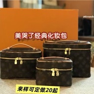 Hot Sale Makeup Bags Cosmetic Bags Fashion Travel Organizer LOGO