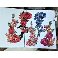 Embroidered flowers H225