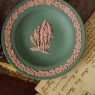 金銀寶貝 英國製經典瓷器 WEDGWOOD 粉綠浮雕盤 w343