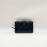 店鋪現貨：CHANEL 香奈兒黑銀菱格紋羊皮對折款卡包零錢包護照套三合一多卡位錢包