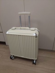 18寸手提行李箱（可上機）