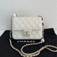 香奈兒CHANEL 23p白色愛心琺瑯方胖子