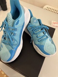 curry 11 （波鞋41號）
