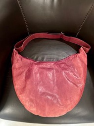 加拿大品牌 M0851 牛皮 紫色彎月包 肩背包 側背包 斜背包