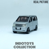 Tomica Gift Set ~ Nissan Elgrand