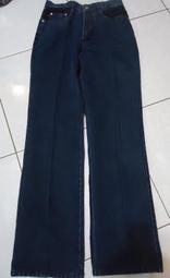 TRUSSARDI JEANS 義大利製藍色棉+彈性直筒牛仔褲,UK29,腰圍27.5吋,褲檔長11吋,少穿降價大出清