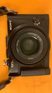 Preowned Sony RX1R, 90% new. Just body.
