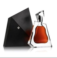 Hennessy Richard Cognac (Blended with some of the rarest Eaux-de-vie in Hennessy's cellar reserves)